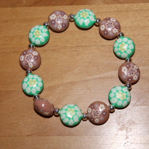 Millefiori and Silver-Plated Beads Stretchy Bracelet-green & tan flowers-Spring garden-Polymer Clay-Fimo-plasticine