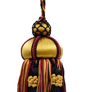 DÉCOPRO 4" (10cm) Key Tassel, 3 1/2" (8.5cm) Loop, accented with Crown Tassels # KTAX4 Golden Raven Black #LX10 Sold Individually