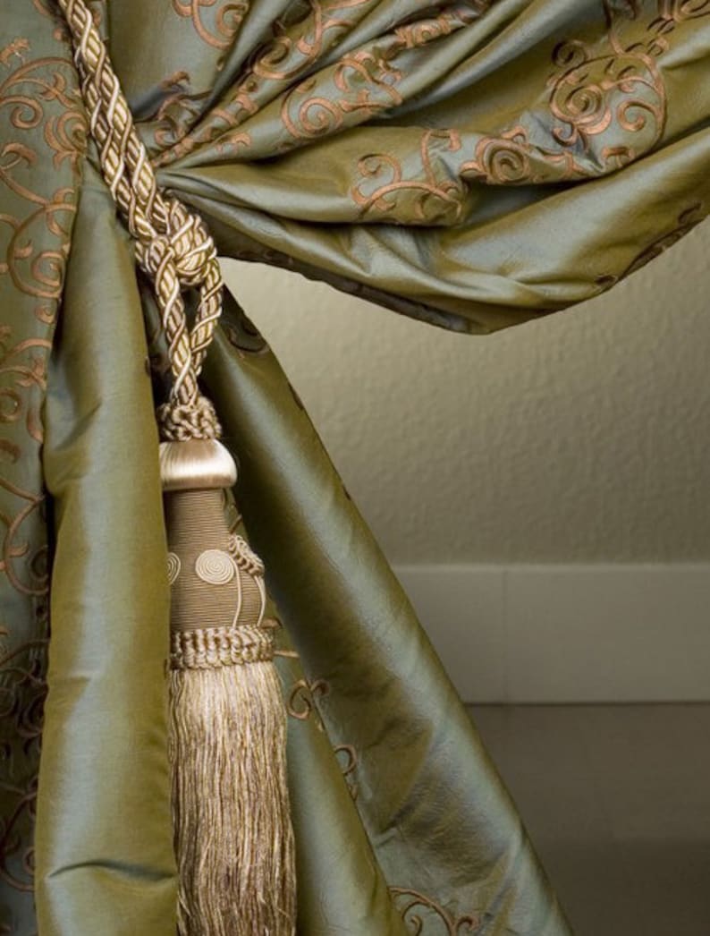 Decorative Beige Multi Tone Curtain /& Drapery Tassel Tieback 12 tassel 716 Cord embrace Baroque Coll 32 Spread