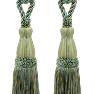Puede incluir: Dos lazos para cortinas de color verde y azul con diseño de cuerda. Las borlas están hechas de un tejido suave y tejido y tienen un borde con flecos.