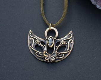 Collana con ciondolo Luna con motivi floreali e cristallo verde