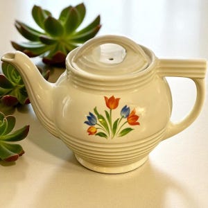 Timeless Treasure: Retro Drip-O-lator Coffee Pot - American-Made Teapot 1940s