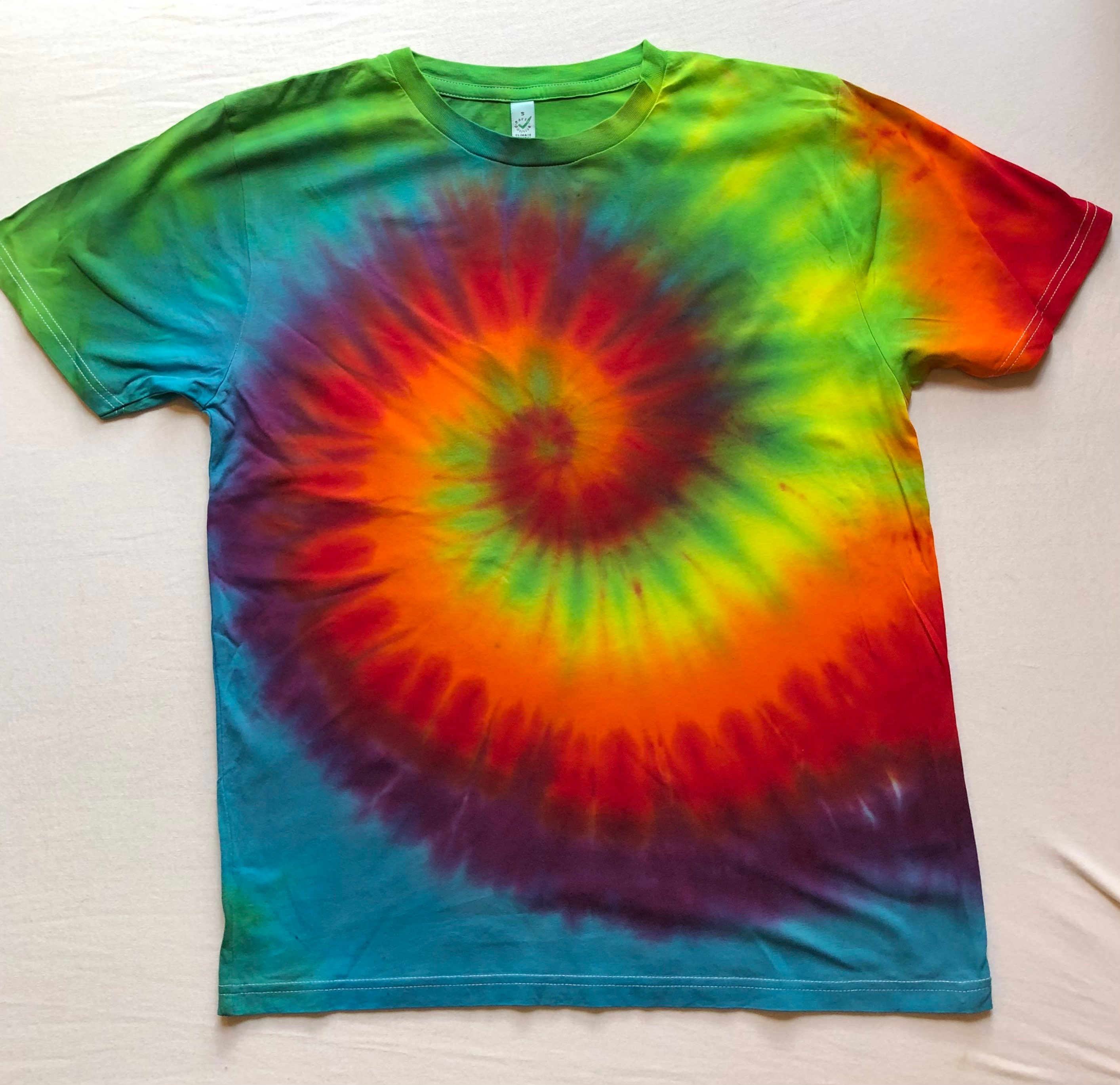 Small Adult Organic T-shirt rainbow spiral rainbow shirt | Etsy
