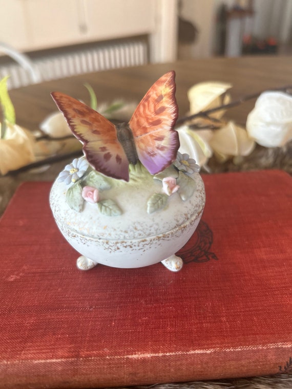 Vintage Lefton Butterfly box with lid / ring dish… - image 8