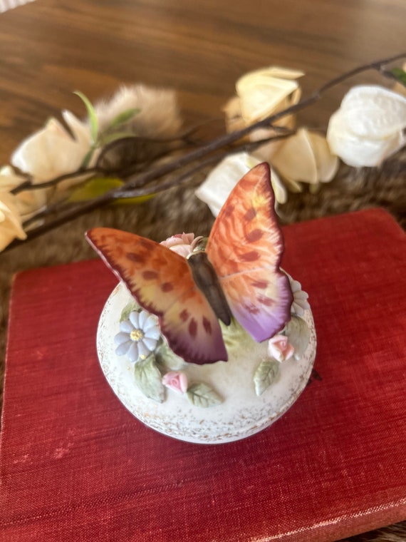 Vintage Lefton Butterfly box with lid / ring dish… - image 7