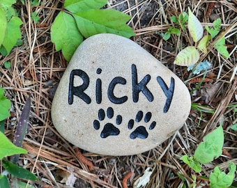 Pet memorial stone cat or dog personalized engraved small river stone. Pet gravestone. Pet gift. Garden stone. Pet loss gift. Dog. Cat.