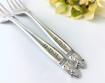 Mr & Mrs Wedding Forks - Custom Wedding Date Fork Set - Hand Stamped Vintage Forks - Engagement Gift - Engraved Forks - Cake Forks