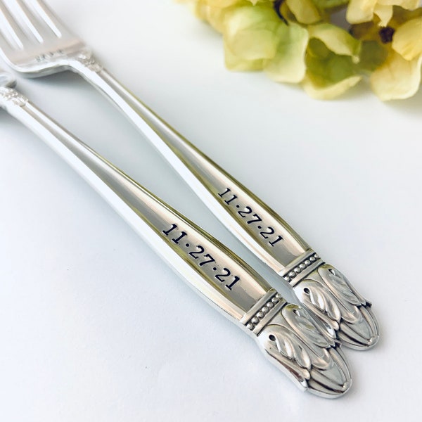 Mr & Mrs Wedding Forks - Custom Wedding Date Fork Set - Hand Stamped Vintage Forks - Engagement Gift - Engraved Forks - Cake Forks