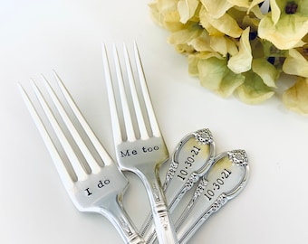 Custom wedding fork set - Handstamped wedding date forks - Cake cutting ceremony decoration - Unique wedding gift ideas - engraved forks