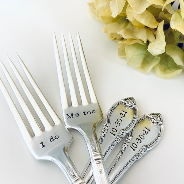 Custom wedding fork set - Handstamped wedding date forks - Cake cutting ceremony decoration - Unique wedding gift ideas - engraved forks