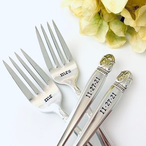 Mr & Mrs Wedding Forks - Custom Wedding Date Fork Set - Hand Stamped Vintage Forks - Engagement Gift - Engraved Forks - Cake Forks