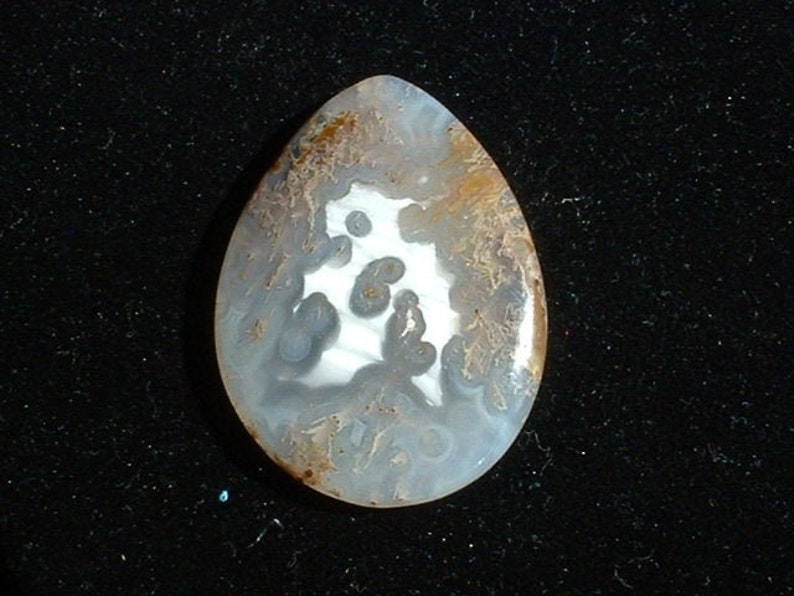 Thunder egg interior