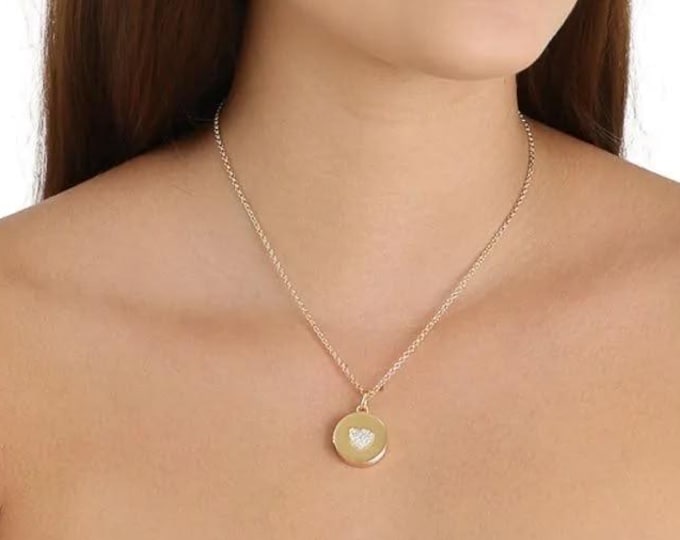 Gold Filled Heart Locket Necklace, Round Photo Pendant, 18 Inch Chain, Keepsake Jewelry