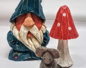Hand Carved Forest Gnome Mushroom Mouse