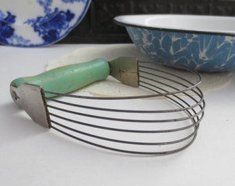 Androck Wire Pastry Blender with Jade Green Wood Handle ~ Dough Mixer ~ 1920's Vintage Kitchen Utensil