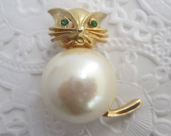 Little Kitty Pin with Pearl