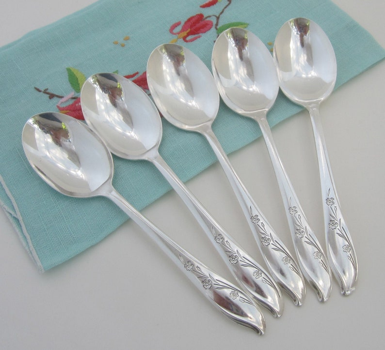 1847 Rogers Bros SPRINGTIME Dinner Fork International Silver Plate Flatware 1957