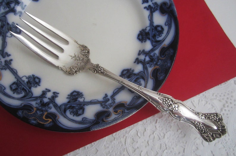 S Kensington silverplate rogers dinner Fork