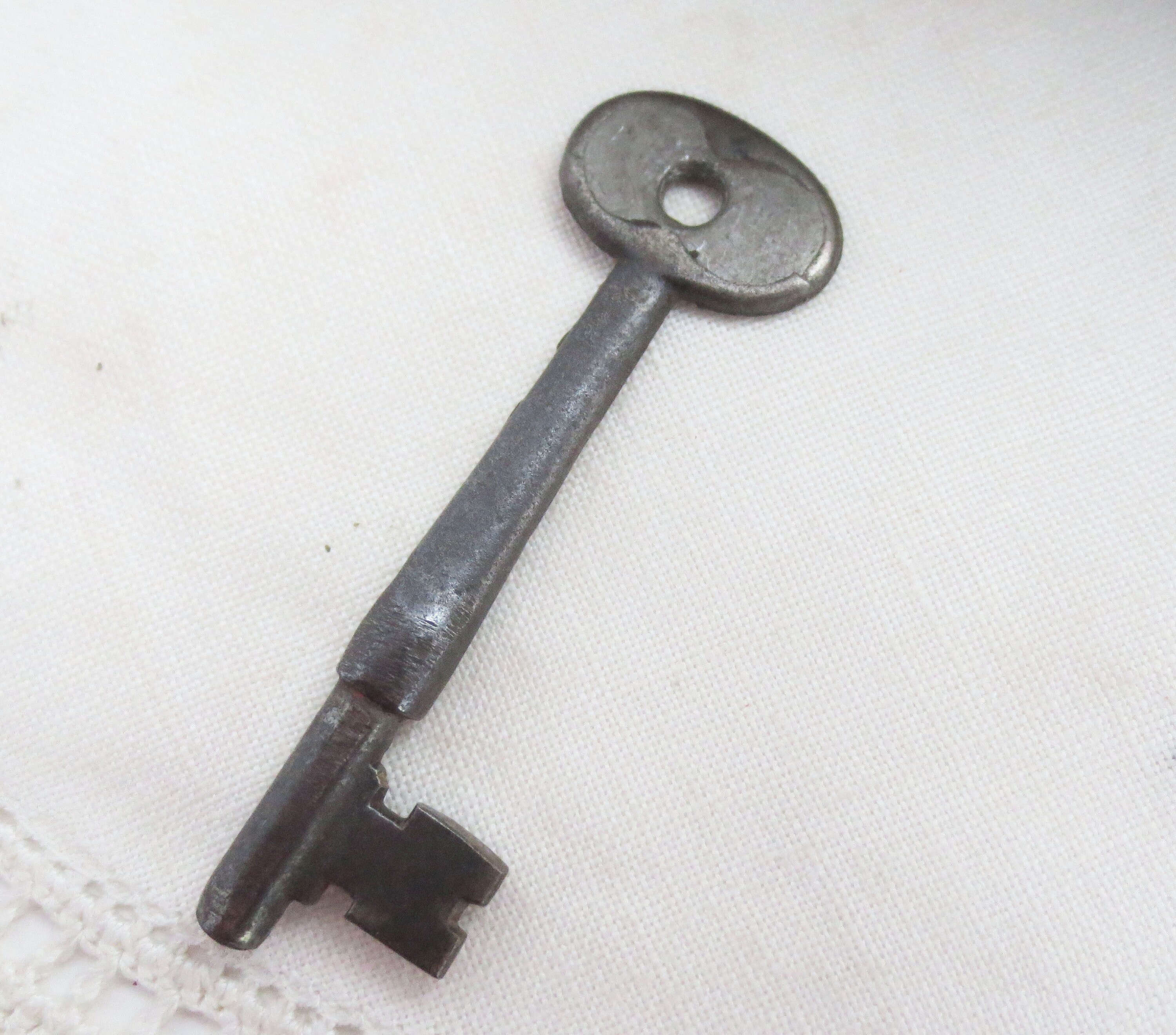 Authentic Antique Skeleton Key, Unusual Filled in Bow or Handle, 2-1/2 ...