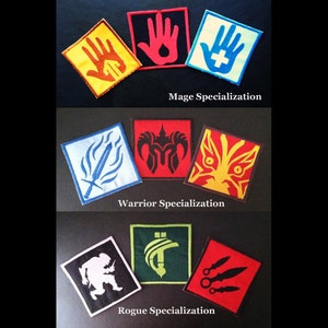 Pode incluir: Conjunto de nove patches bordados com diferentes símbolos e cores. Os patches são divididos em três categorias: Especialização de Mago, Especialização de Guerreiro e Especialização de Ladrão. Cada categoria tem três patches com designs únicos.