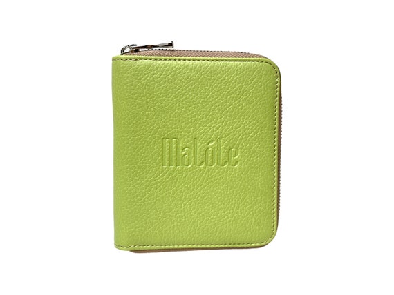 MaLóLe Pistachio Green Leather Wallet: Style, Quality, and Practicality in a Vibrant and Compact Accessory