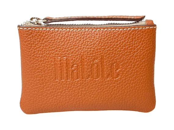 Leather Coin Purse: Elegance and Practicality in an Exclusive Accessory