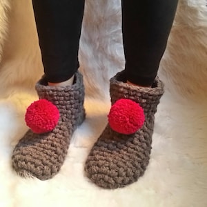 Gray Slippers, Vegan Slippers, Crochet Slippers, Pom pom Slippers, Womens Slippers, Slippers Boots, Slipper Socks