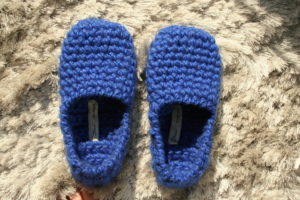 royal blue nike slippers