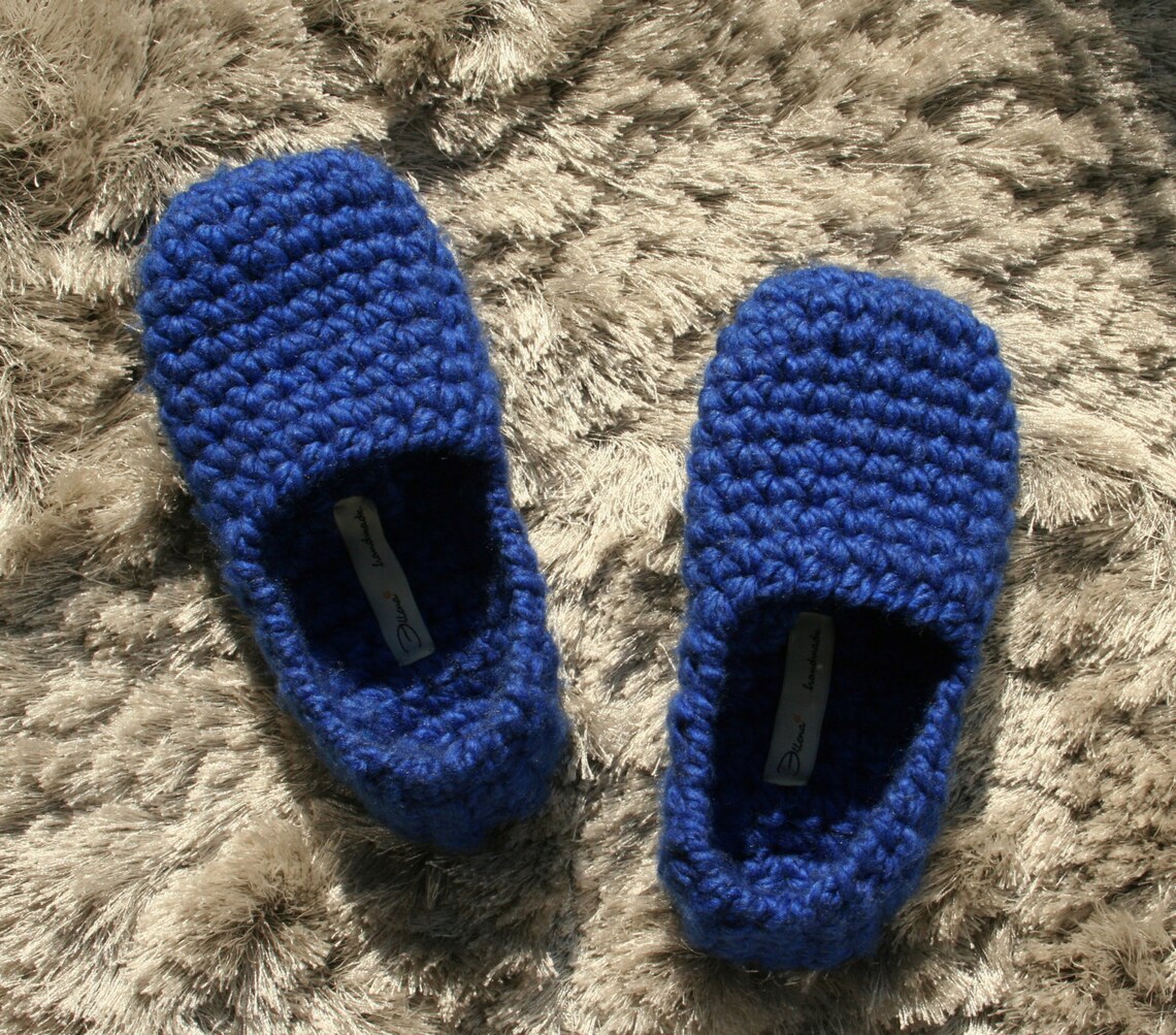 royal blue nike slippers