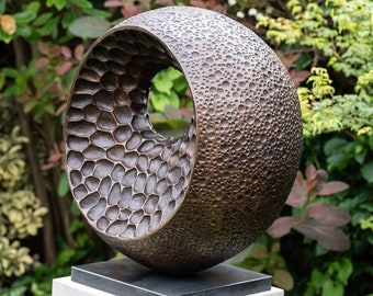 Große moderne Gartenskulptur aus Bronze, „XL Abstract Form II“, limitierte Auflage, abstrakte Bronzeskulptur, Metallskulptur, moderne Gartenstatue