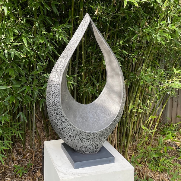 Escultura de jardín abstracta de metal plateado, 'Juntos', edición numerada, estatua abstracta, escultura de jardín contemporánea, estatua de jardín de plata