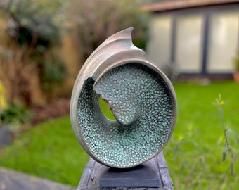 Große abstrakte Bronzeskulptur, Fidschi-Gartenskulptur, moderne Skulptur, Außenskulptur, moderne Gartenstatue