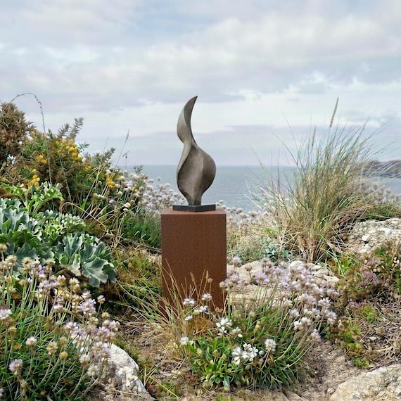 Outdoor garden sculpture: bronze and resin modern 66cm garden statue, Limited Edition