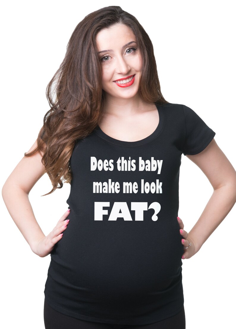 Does This Baby Make Me Loo Fat T-Shirt Gift For Pregnant Woman Tee Shirt Funny Pregnancy Shirt imagem 1