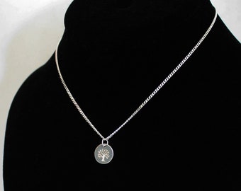 Colgante del árbol de la vida, collar con símbolo de árbol pequeño, colgante de árbol genealógico personalizado en plata de ley, collar para el día de la madre, piedra de nacimiento