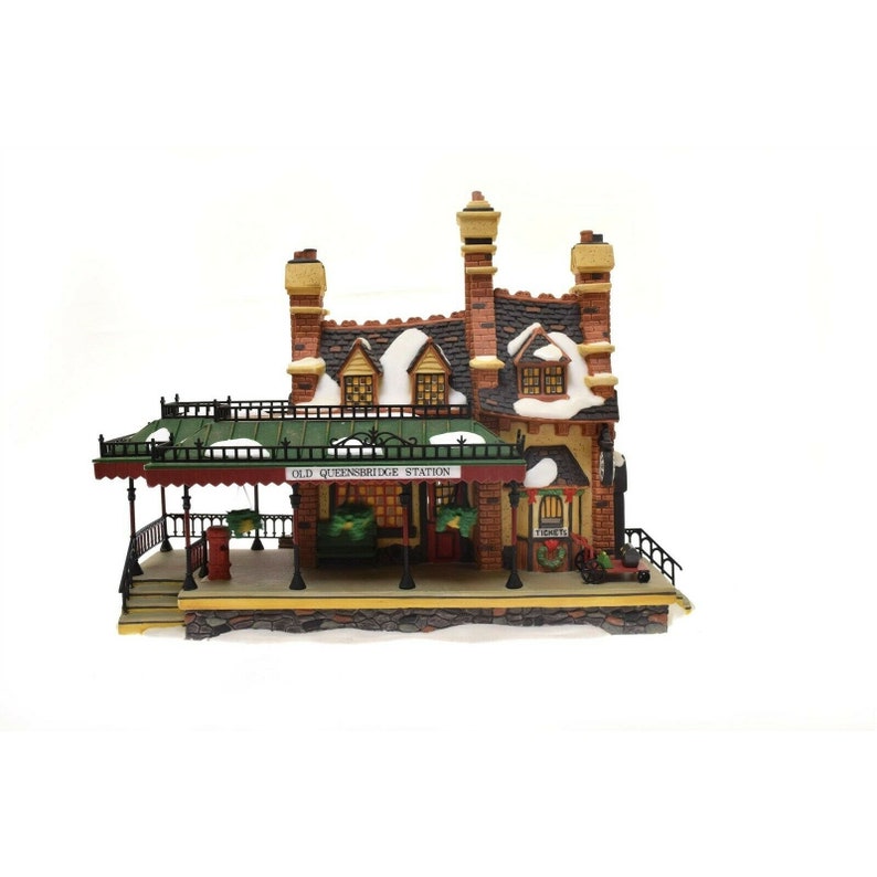 Department 56 Dickens Village 1999 Old Queensbridge Station Set of 2 58443
