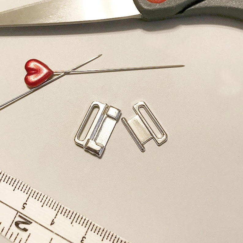 Stitch Love Studio- 1/2" or 12mm center clasps in silver