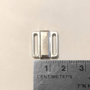 Stitch Love Studio- 1/2" or 12mm center clasps in a variety of colors, measurement guide