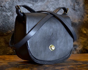 Borsa in cuoio nera da donna, stile vintage, piccola a tracolla, fatta a mano in Italia