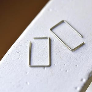 Créoles en argent carré - minuscules créoles - boucles d'oreilles piercing minimal - créoles en argent - légères
