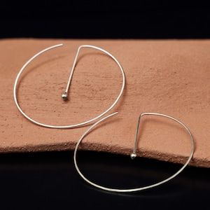Grote G-oorbellen - alternatieve hoepels - sterlingzilveren oorbellen - minimalistische oorbellen - oorinsteker - eenvoudige oorbellen