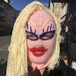Monster Pink Maske Balaclava- Strick Ski Maske Handarbeit 3 Loch Blond Schwarz Braun Haarmaske Halloween Outfit / Cosplay Kostüm / Weihnachtsgeschenk