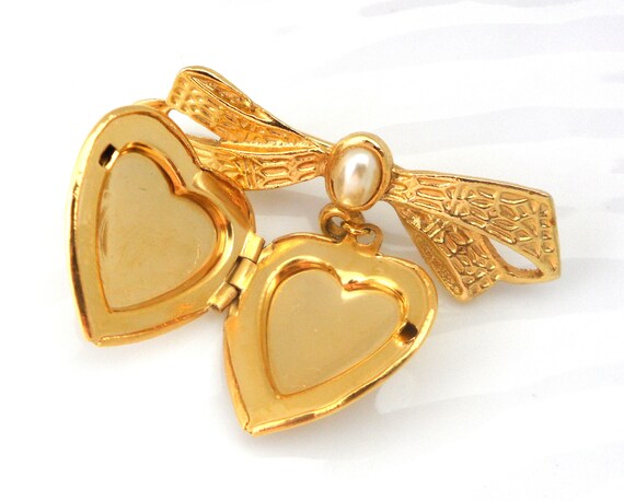 1940s Repousse Ribbon Bow Brooch with Pendant Hear
