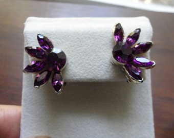 Vintage Non Pierced Earrings Purple Earings Rhinestone Flower Earrings Purple Flower Earrings Screw Back Earrings Purple Crystal Earrings