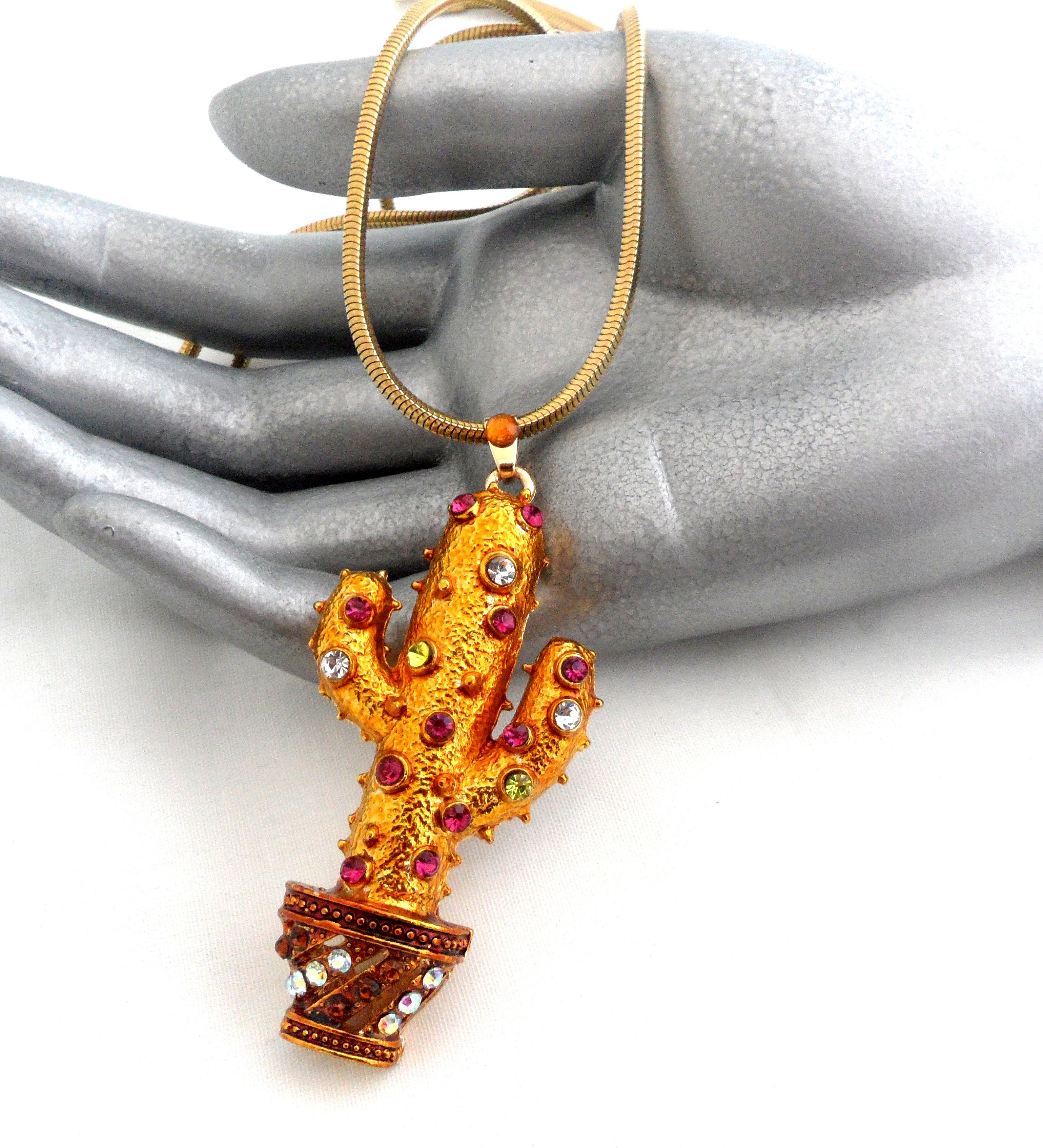 品質満点 Jeweled Saguaro Cactus Necklace Large Enamel Rhinestone アクセサリー