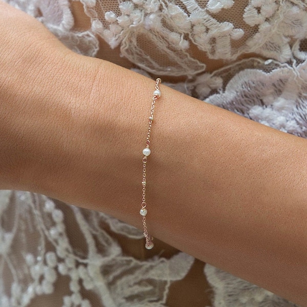 Pearl Dainty Bracelet, Freshwater Pearl Bracelet, Wedding Bracelet,  B085