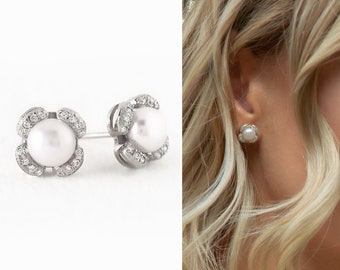 Bridal Jewelry, Pearl Earrings, Stud Earrings, Wedding Jewelry, Silver Earrings,  E379