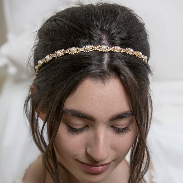Tiara de pérolas e cristais para noivas – Acessório de cabelo perfeito para casamento