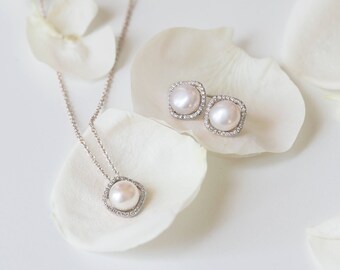 Bridal Pearl Jewelry, Wedding Bridal Jewelry Set, Pearl Earrings and Pearl Necklace, Wedding Jewelry, N534