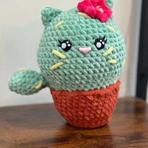 potted cactus cat amigurumi